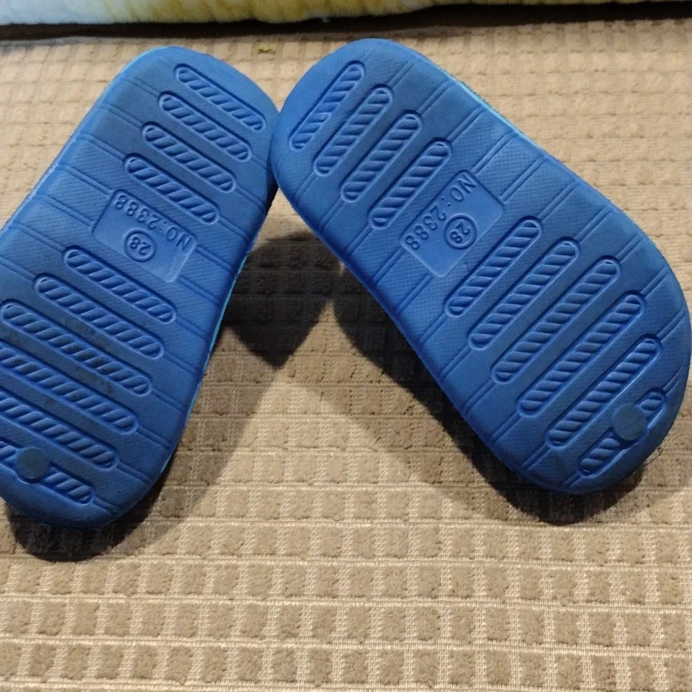 Kids Blue Space-Themed Slip-On Clogs - Picture 3 of 3